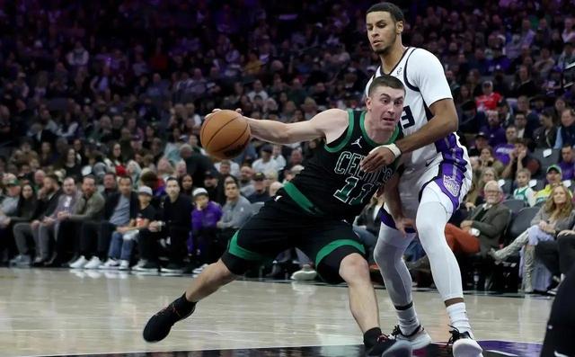 jnh关于今晚迈阿密热火备战国王杯蒂姆与40激战G2分钟之后，洛杉矶快船今夜再遭质疑的信息